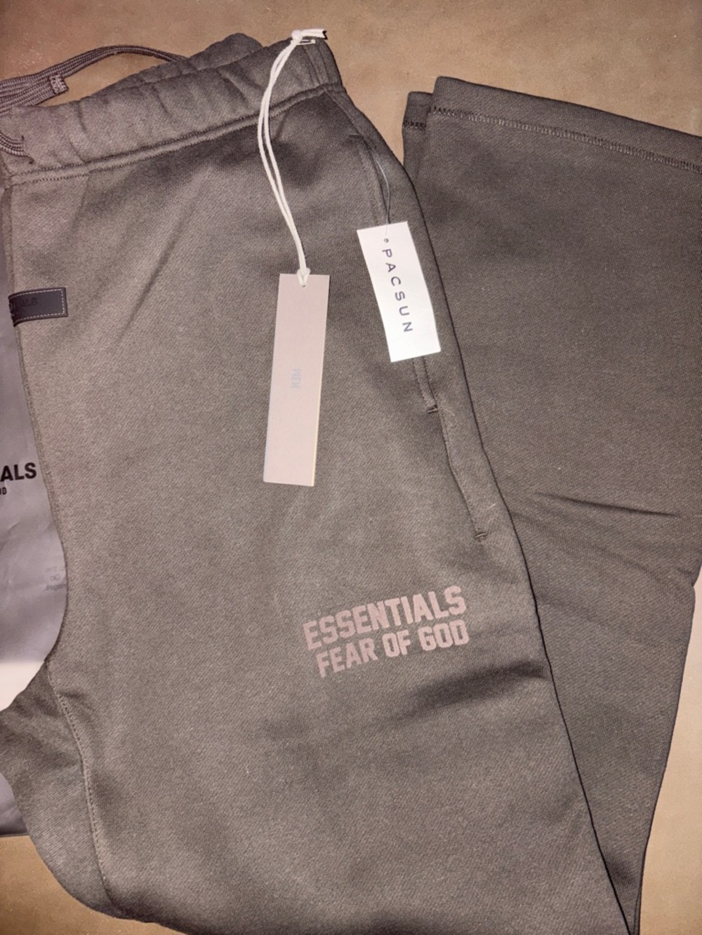 Men's Off Black Essentials Drawstring Sweatpants